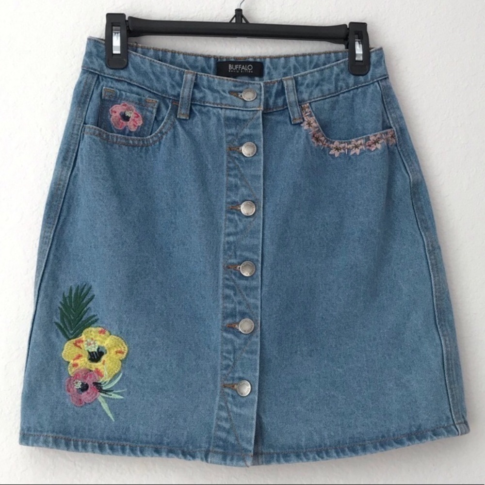Buffalo David Bitton Floral Hibiscus Embroidered Denim Buttoned Down Jean Skirt